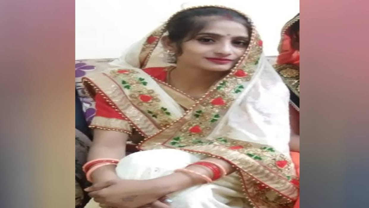 Married woman commits suicide by hanging herself in Agra