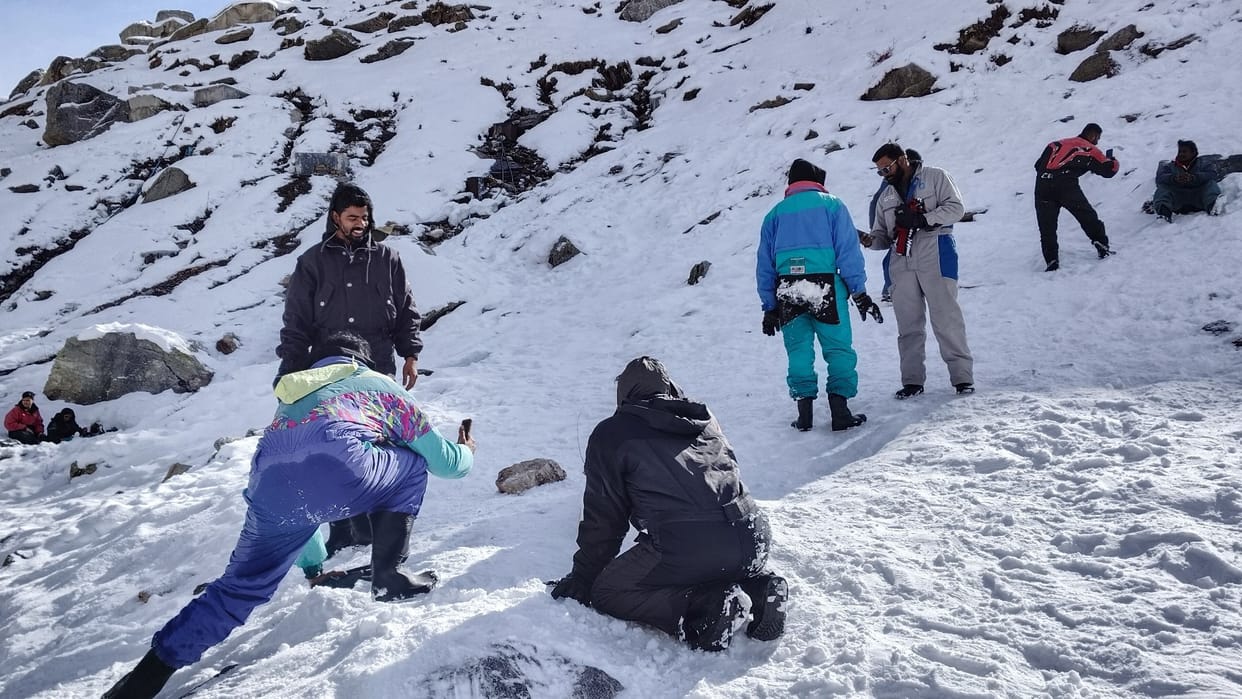 Atal Tunnel rohtang restored for tourists tourists enjoys scenic view