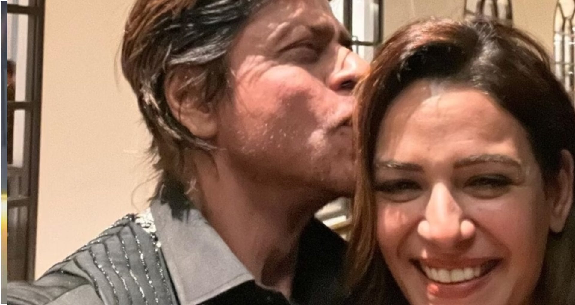 Mona Singh reveals stories behind her viral Photo with Dunki Star Shah Rukh Khan Says how she Got a selfie