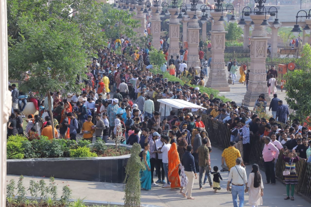 Mahakal Temple: 3.5 lakh devotees visited in two days of the holiday, 20,000 devotees performed Bhasma Aarti