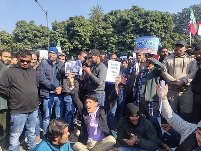 Uttarakhand Bhu kanoon: महारैली में उमड़ा जनसैलाब, युवाओं और संगठनों का हल्ला बोल, ऐसे जताया आक्रोश, तस्वीरें Uttarakhand Bhu kanoon Maha Rally in Dehradun Youths and Organizational Huge Crowd Gathered Photos