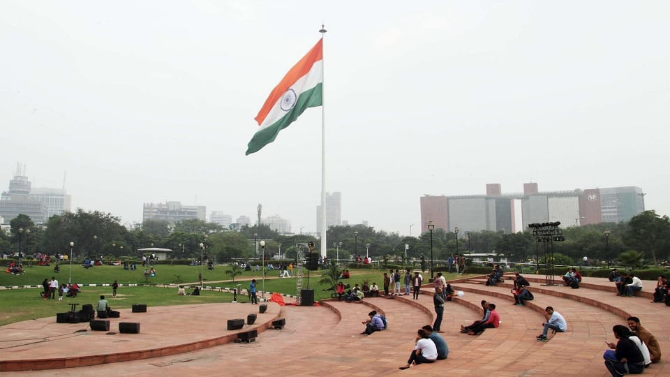 Organization of color festival of Urdu and Hindi Academy Dhanak in Central Park of Connaught Place