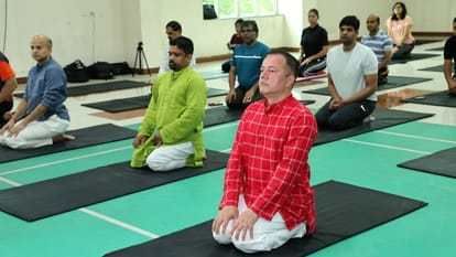 gita jayanti event iim bhagavad gita lessons by professor himanshu rai