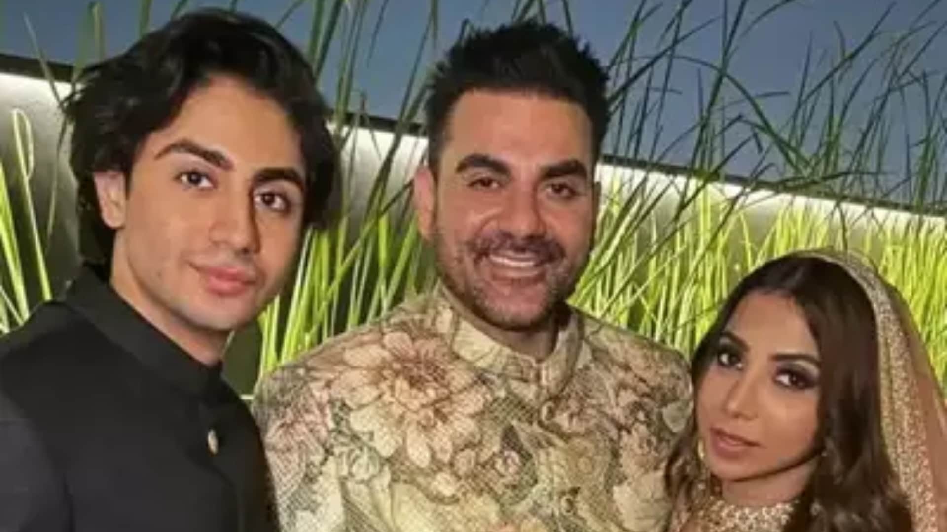 actor Arbaaz Khan Sshura Khan wedding son Arhaan Khan plays guitar father son video went viral