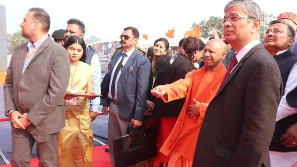 Atal Bihari Vajpayee Birthday UP CM Yogi Reaches Atal Bihari Vajpayee Birth Place Agra Bateshwar in Hindi