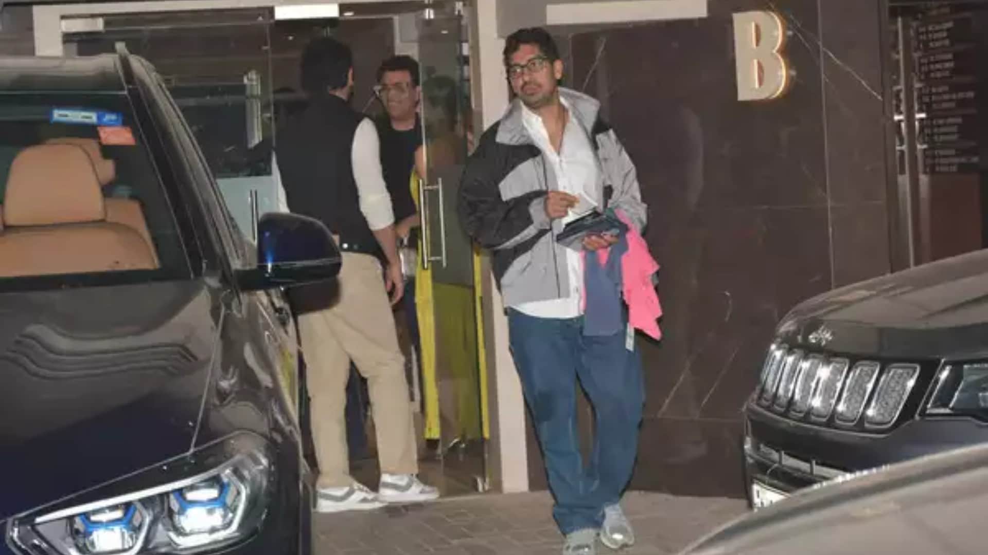 Christmas 2023 Ranbir Kapoor Alia Bhatt Karan Johar Ayan Mukerji Celebrate Festival at Mahesh Bhatt Residence