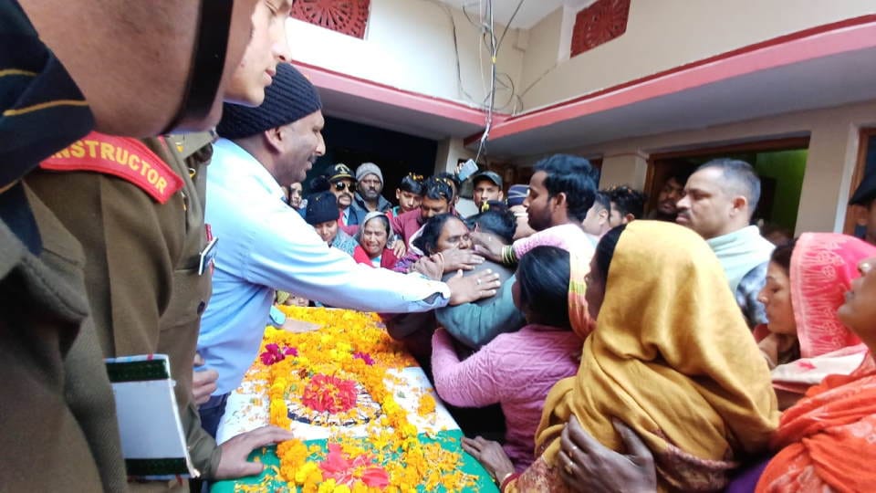Poonch Attack Uttarakhand Martyr Gautam dead body reached Kotdwar family crying photo