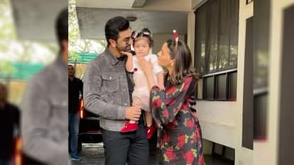 ranbir kapoor alia bhatt make first public appearance of Raha reveals daughter face on Christmas video viral