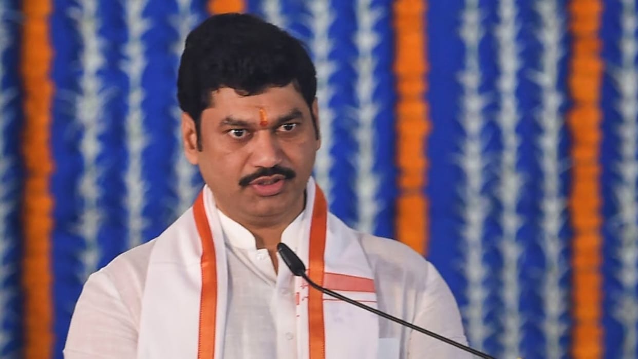Maharashtra minister Dhananjay Munde tests positive for coronavirus