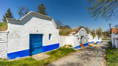 Everyone in this village is forgetful, people live without money
