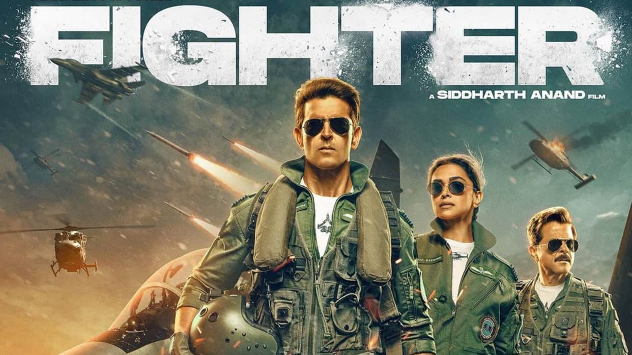Fighter song Heer Aasmani Released Hrithik Roshan Deepika Padukone aerial action stunned the audience