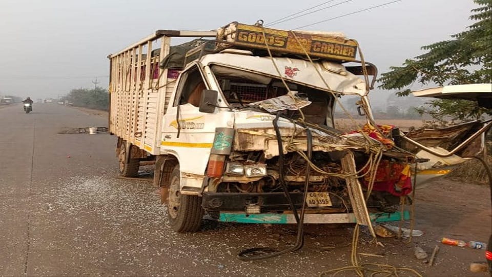 हादसे के बाद क्षतिग्रस्त वाहन