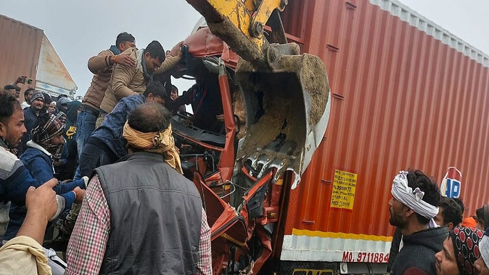 Nine vehicles collided with each other on the highway in dense fog