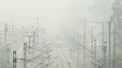 Dense fog in Delhi orange alert issued for wednesday Know what is the weather forecast for the new year