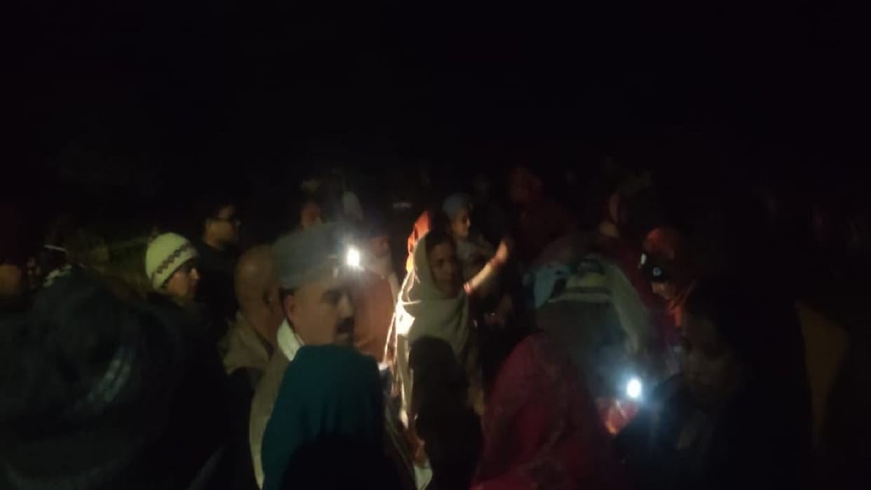 Fire broke out in three houses including two BPL families in Chakmoh of Hamirpur