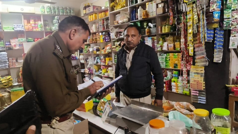 Morale of criminals high in Tohana of Fatehabad, Grocery shopkeeper robbed with sharp weapon