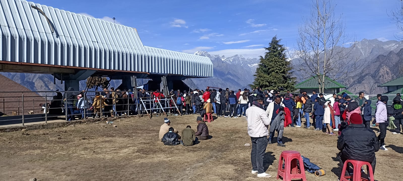 Christmas 2023 Mussoorie Auli and Lansdowne Packed With Tourists Before New Year Traffic jam  photos