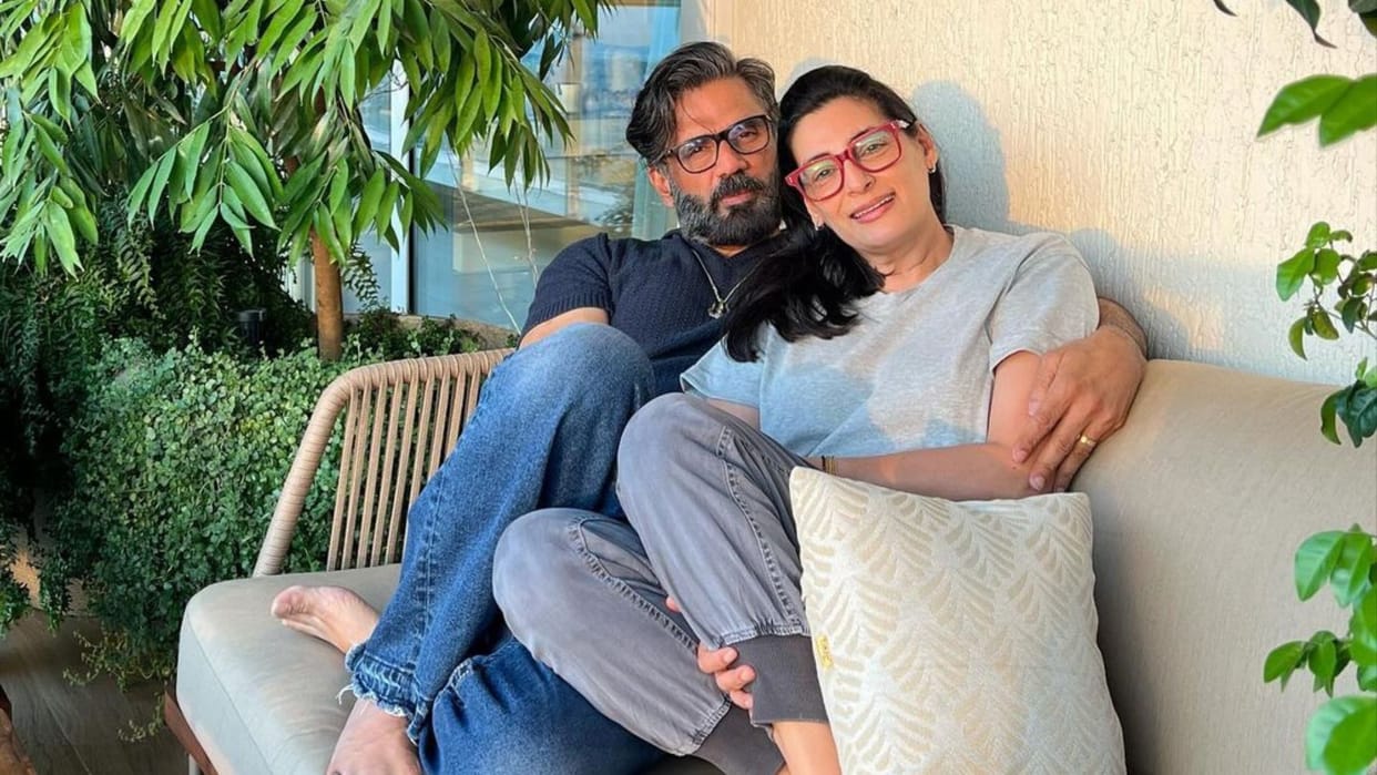 Sunil Shetty And Mana Shetty 41st Wedding anniversary actress Athiya shared an unseen photo see the pictures