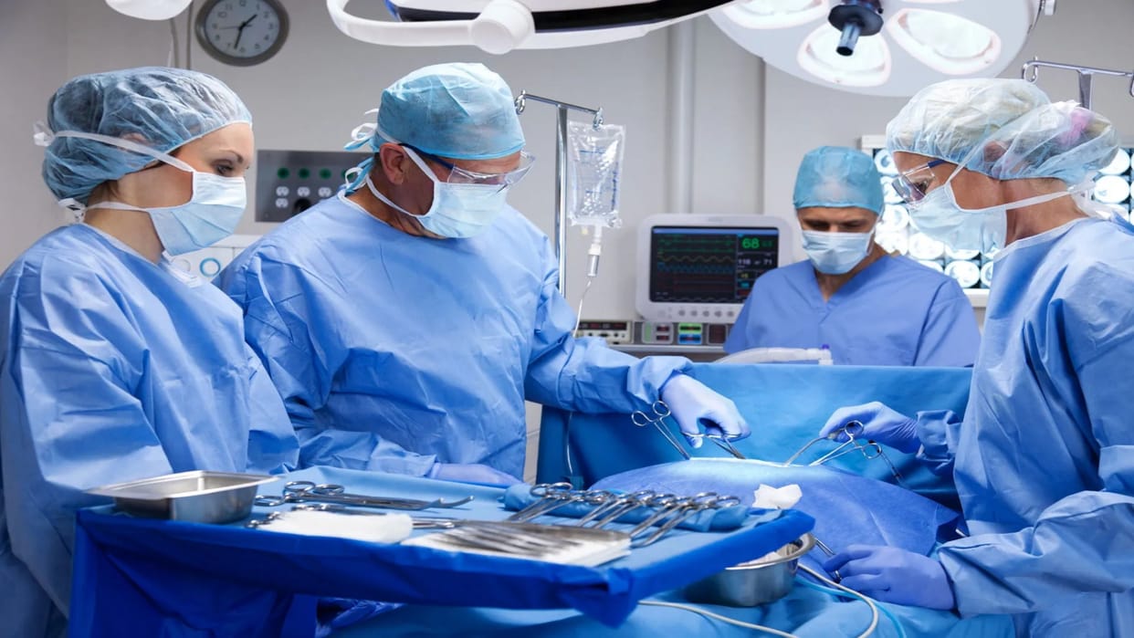 Successful surgery of three patients suffering from paraganglioma in SRN.