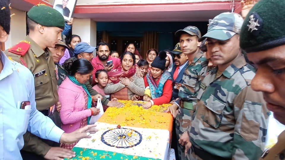 Poonch Attack Uttarakhand Martyr Gautam dead body reached Kotdwar family crying photo