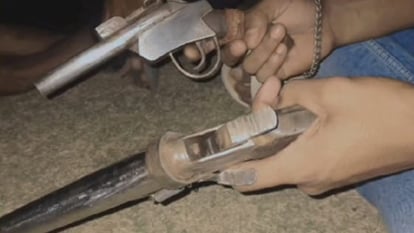 young man showing pistol photos goes viral in Bareilly