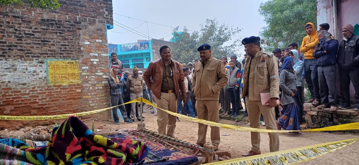 Farmer murdered with an axe in Kanpur Dehat, bloody body found lying on the cot, police engaged in investigati