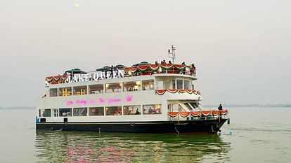 cruise running from Vrindavan to Gokul will reach Mathura soon just wait a little