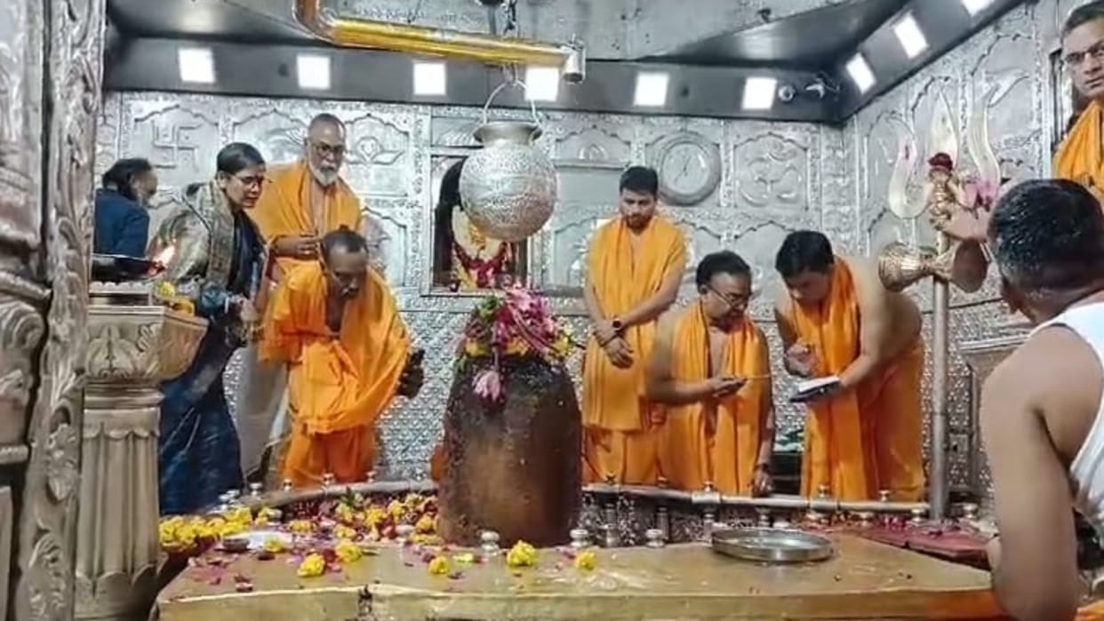 Mahakal Mandir Ujjain ASI-GSI team reached Mahakaleshwar temple surveyed the sanctum sanctorum