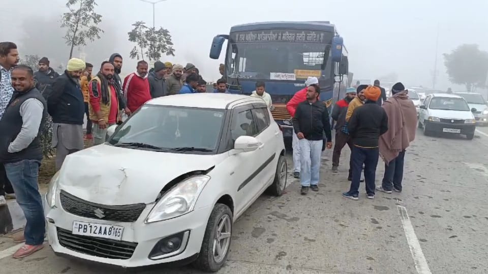 Accident in Moga due to fog