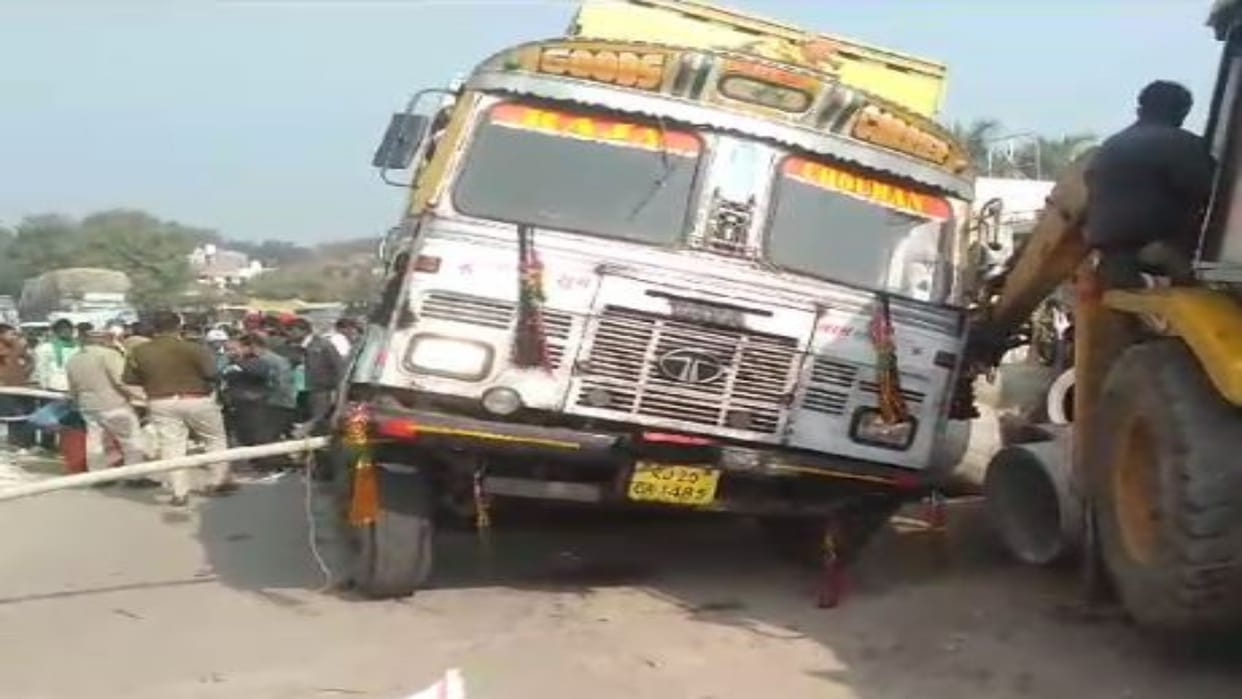 Rajasthan News: Youth died on the spot due to truck collision, driver absconded leaving the truck