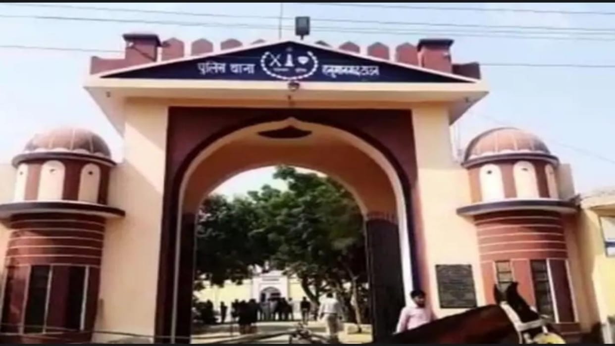Rajasthan News: Stopping the molestation of the girl cost the young man dearly, the molesters attacked him
