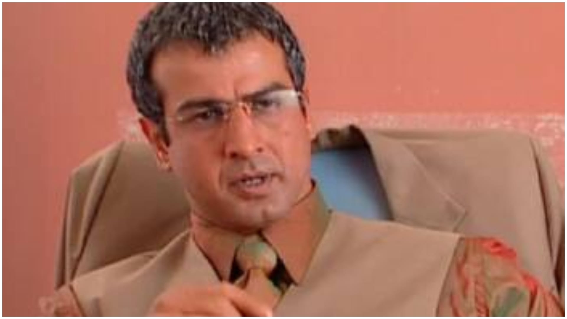 Ronit Roy Wedding: Actor remarry with wife neelam on 20th anniversary liplock video goes viral