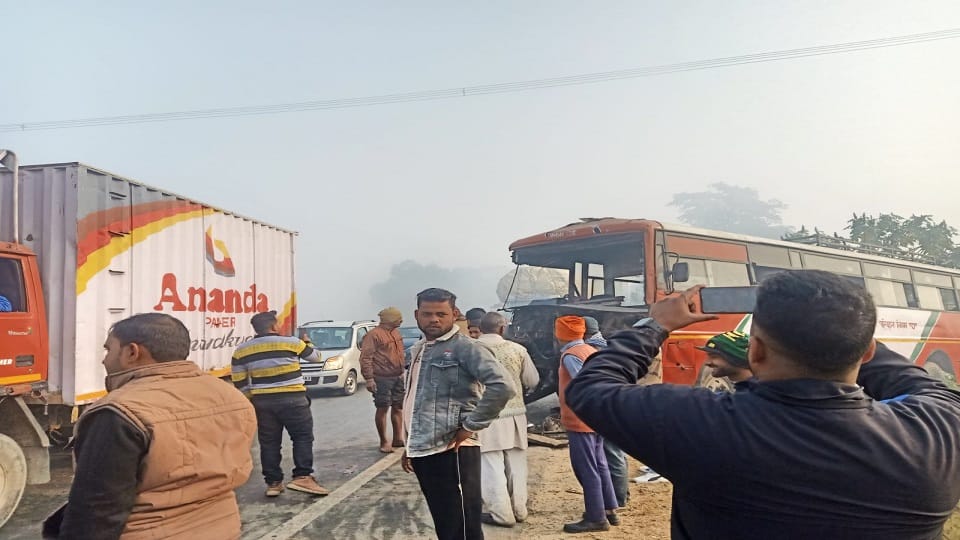 massive road accident due to dense fog on Bareilly-Pilibhit highway in Bareilly