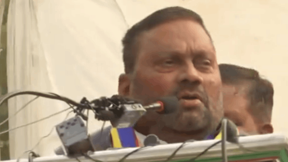 Samajwadi Party leader in Delhi Swami Prasad Maurya said that Hindu is a fraud