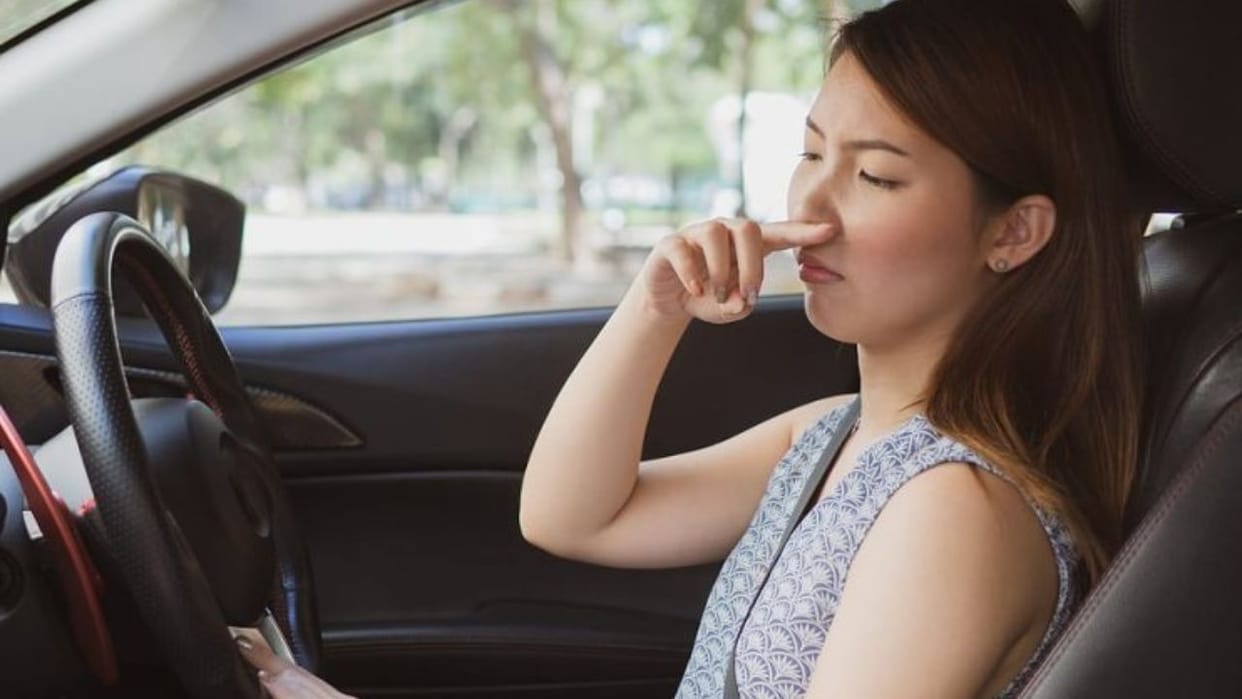 If there is a bad smell inside your car, then do these five things, you will not be troubled