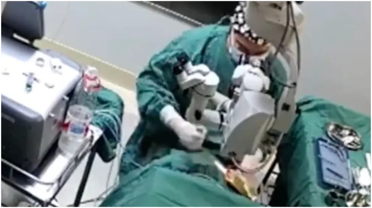 Video of Chinese doctor punching elderly patient in head during surgery sparks outrage