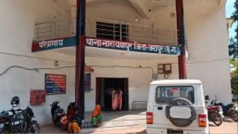 Two people died in road accident in Jashpur