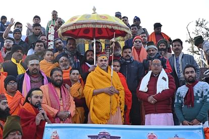 Uttarakhand: गंगा पूजन के साथ स्वामी अविमुक्तेश्वरानंद ने शुरू की शीतकालीन चारधाम यात्रा, होगा भव्य स्वागत Uttarakhand News Swami Avimukteshwaranand started winter Chardham Yatra with Ganga Puja Today