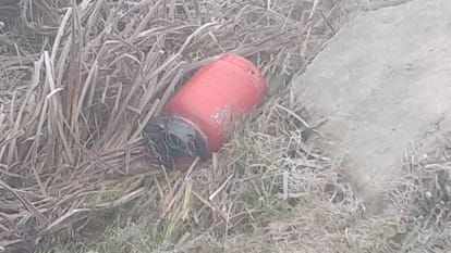 Jammu Kashmir: IED recovered on Srinagar Baramulla highway bomb disposal squad on spot