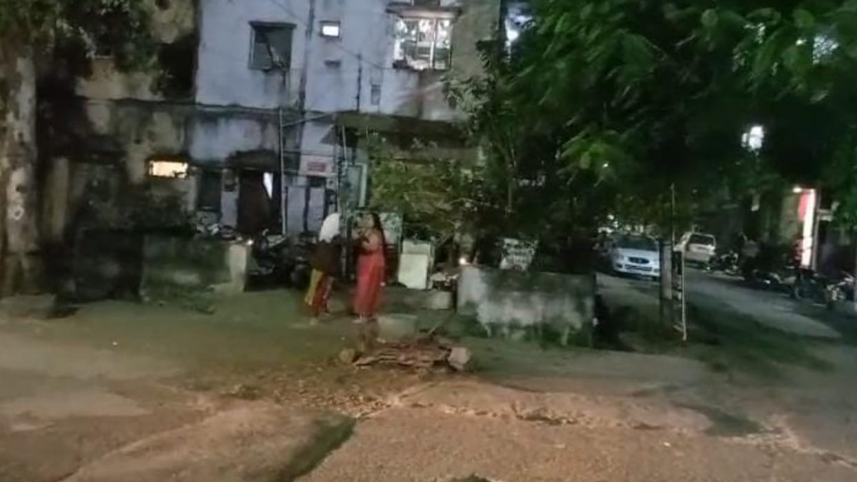 Sticks were fired just a few steps away from the police station