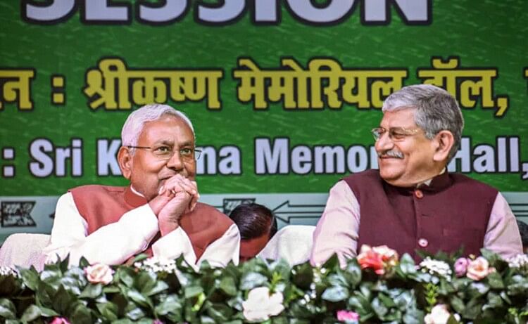 Jdu Meeting Amidst Rumours All Eyes On Nitish Kumar And Lalan Singh