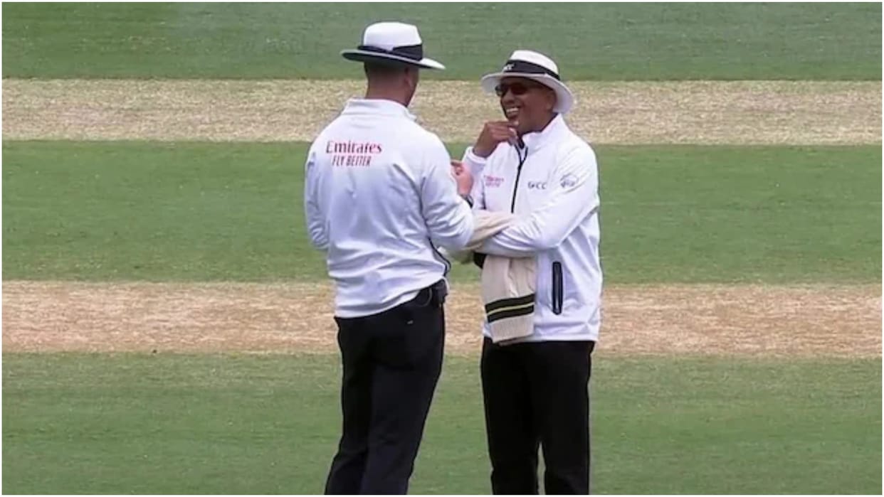 Australia vs Pakistan 2nd Test Bizarre Scenes At melbourne As Play Delayed Due To Umpire stuck in Lift