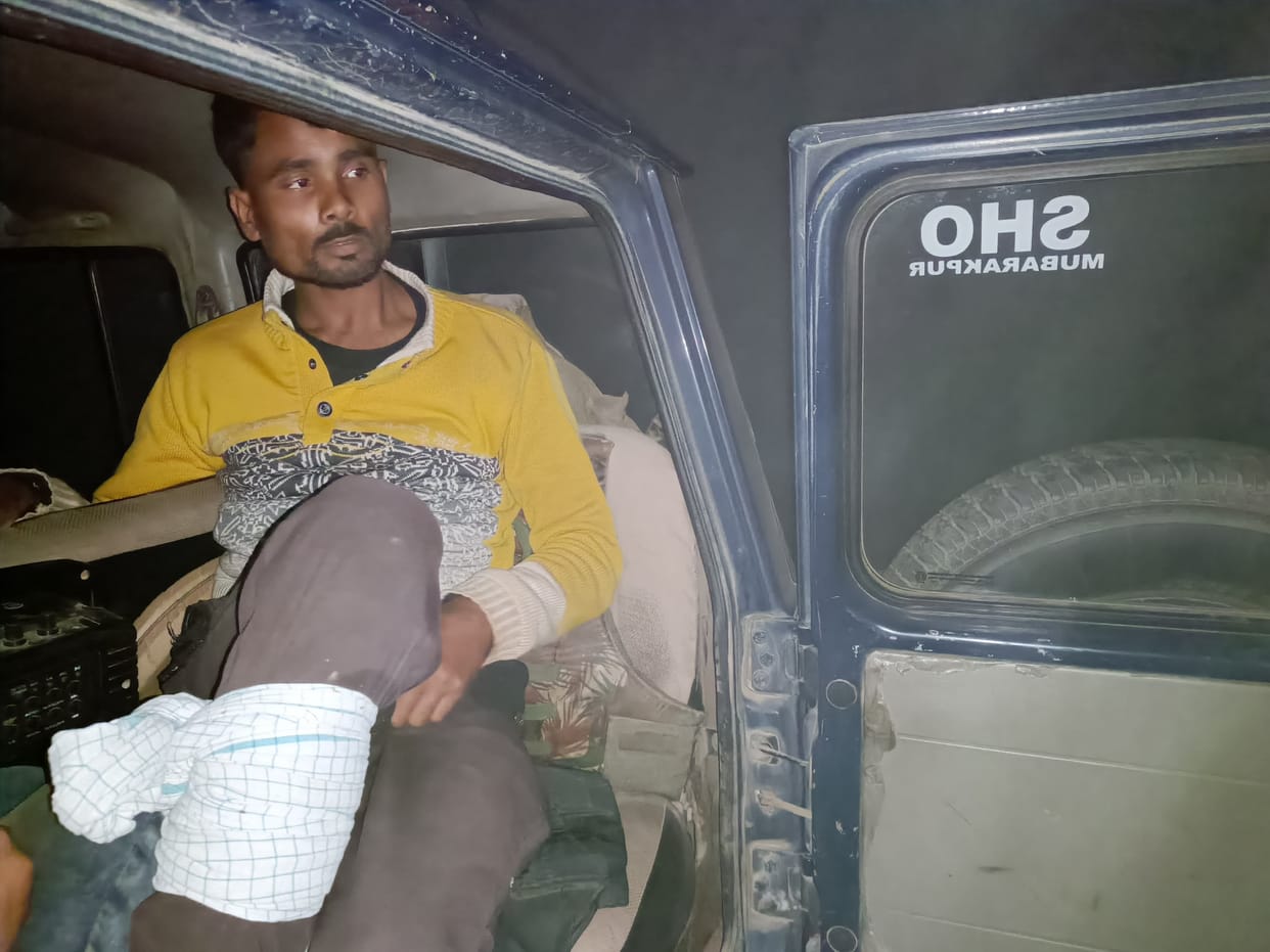 Azamgarh Encounter: Two miscreants who robbed bike and mobile injured in police encounter, pistol and cartridg