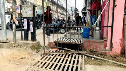 Removed poles being used for occupation in Gorakhpur