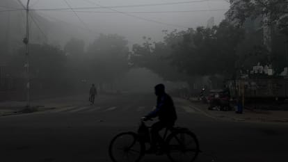 Half of the country with dense fog 17 people died overnight in three states Weather Update