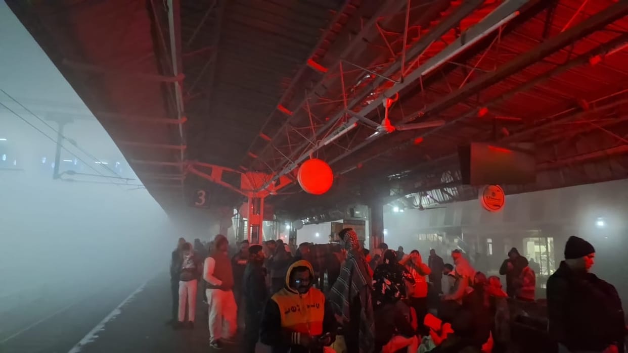 Varanasi Weather Thickest fog of the season with zero visibility, Meteorological Department issued alert