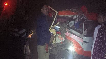 Six people injured in collision between speeding vehicle and ambulance on Yamuna Expressway in Mathura