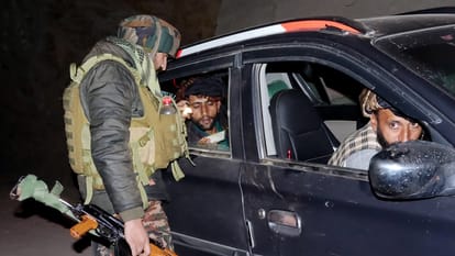 Republic Day: jammu kashmir Impenetrable security grid from IB snipers guarding the  LoC in gurez
