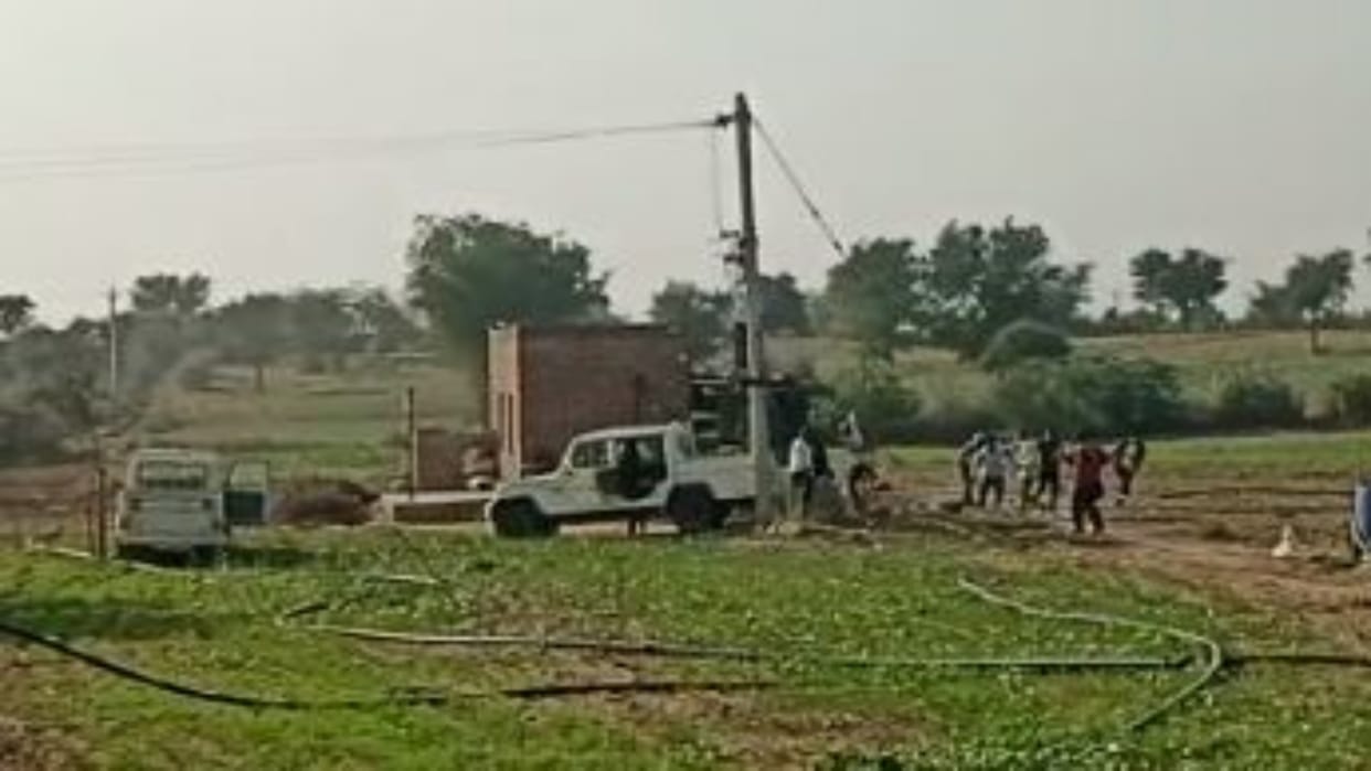 Rajasthan News: Father and son attacked Discom team that came to collect dues, police registered a case
