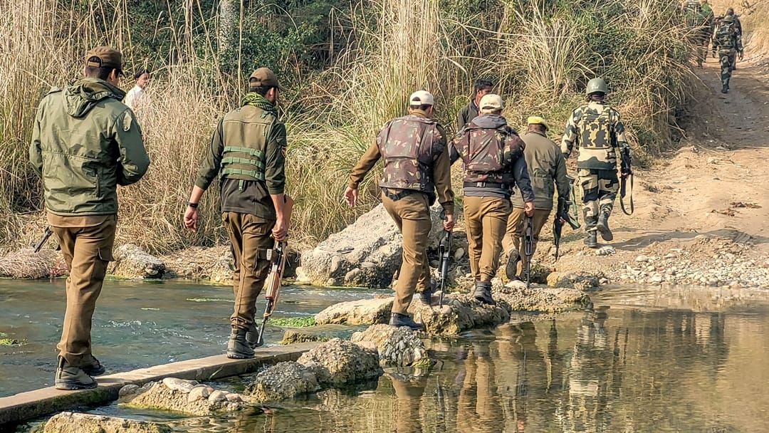 Poonch: Suspects seen in Savjian security forces launched search operation
